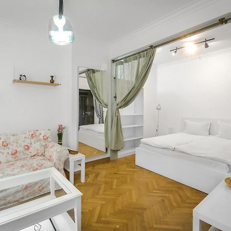 Floral Studio Retreat In Sofia City Center By Flat Mаnager Экстерьер фото